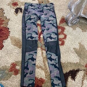 🔥3/$25🔥❤️ Boom Boom Leggings ❤️